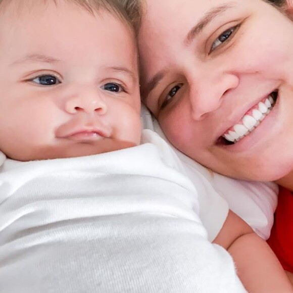 Marília Mendonça tem registrado momentos com filho na web durante a quarentena
