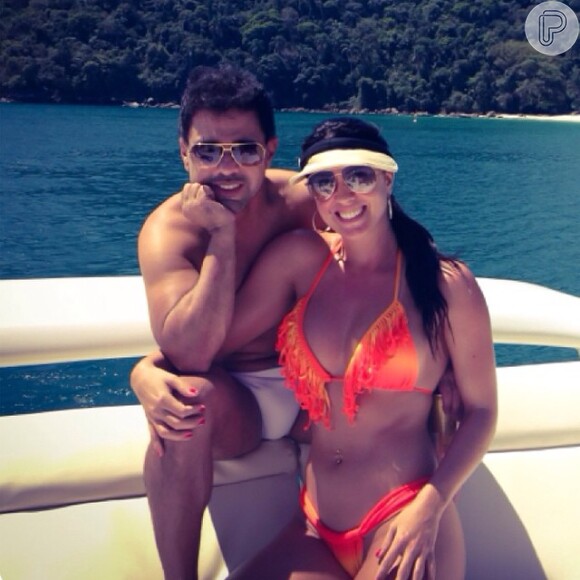 Apesar de estarem juntos há nove anos, Zezé Di Camargo e Graciela Lacerda só assumiram a relação em 2014