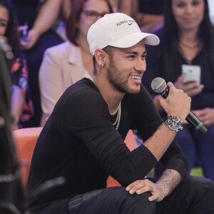 Neymar ironizou a ficada com Flay e ganhou resposta da cantora nas redes sociais