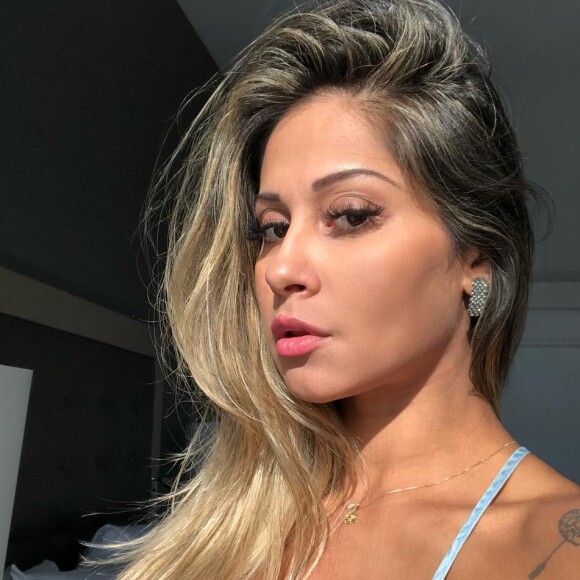 Mayra Cardi falou da educação da filha em foto: 'Nossa única chance de mudar o futuro e através deles...'