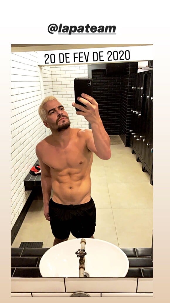 Thiago Martins postou foto sem camisa para mostrar mudança no corpo