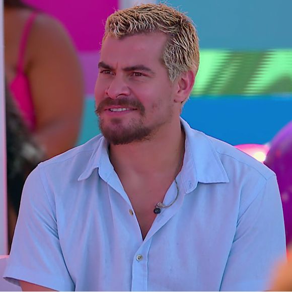 Thiago Martins mostrou antes e depois de emagrecer nesta quarta-feira, 6 de maio de 2020