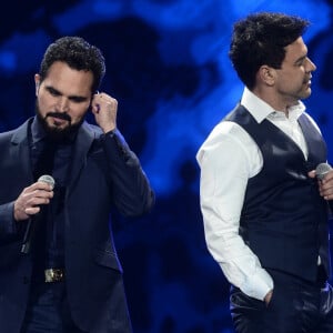 Zezé Di Camargo e Luciano se apresentaram em um show virtual