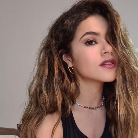 Maisa Silva faz foto de cabelo na transição