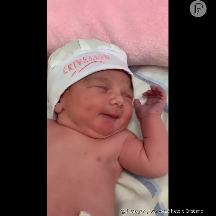Vídeo: filha caçula de Zé Neto e Natália Toscano é filmada pelo cantor após o parto