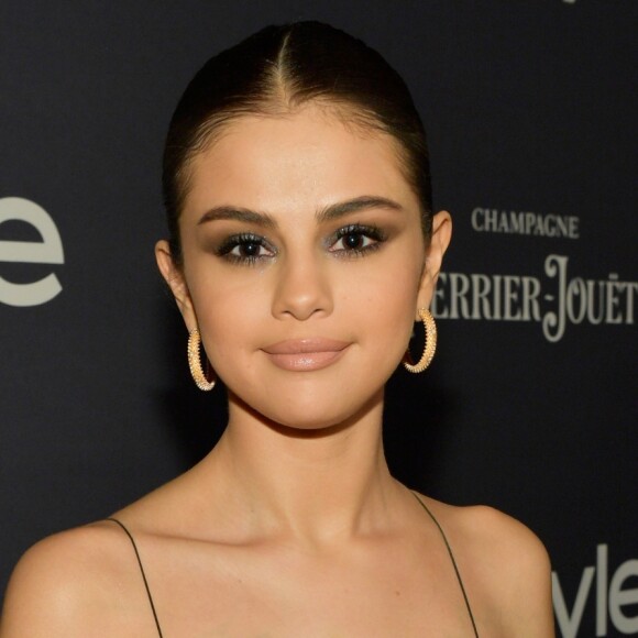 Maisa Silva foi elogiada por Selena Gomez ao aproveitar seu aniversário para arrecadar doações