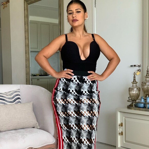 Simone teve silhueta comentada por fãs: 'Magrinha'