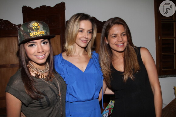 Anitta e Bianca Rinaldi foram à festa dos 25 anos da Fundação Xuxa Meneghel