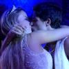 Fernanda e André se beijam em noite de festa no 'BBB13', em 27 de fevereiro de 2013