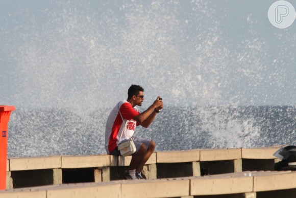 Em um clique, Marcello Melo Jr. tirou uma foto irada no quebra-mar da Barra da Tijuca, no Rio de Janeiro