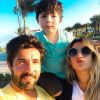 Jessica Costa e Sandro Pedroso em momento família durante viagem