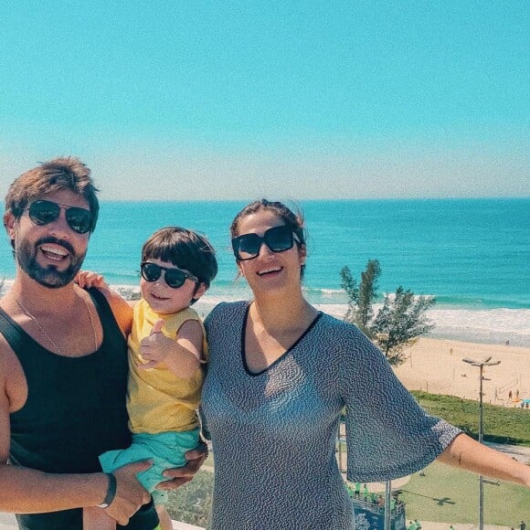 Jessica Costa e Sandro Pedroso com o filho, Noah