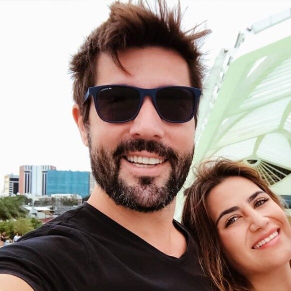 Filha do cantor sertanejo Leonardo, Jessica Costa com o filho e o então marido, Sandro Pedroso