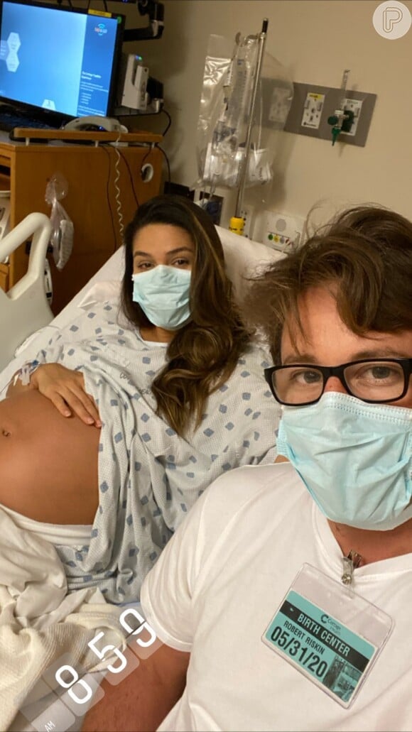 Fernanda Machado exibe foto do nascimento do 2º filho