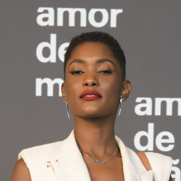 Erika Januza raspou o cabelo para viver a tenista Marina, da novela 'Amor de Mãe'