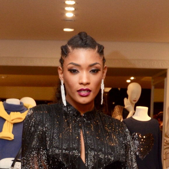 Erika Januza incentivou mulheres que desejam largar a química