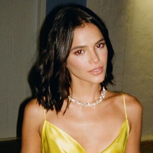 Bruna Marquezine alisou o cabelo pela primeira vez para a novela 'Negócio da China', da TV Globo