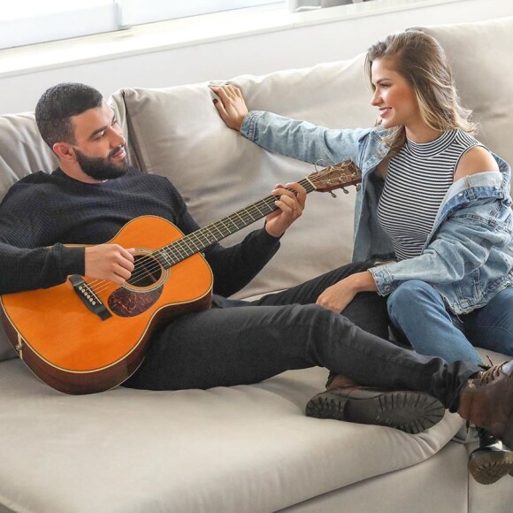 Andressa Suita e Gusttavo Lima fizeram um ensaio em casa