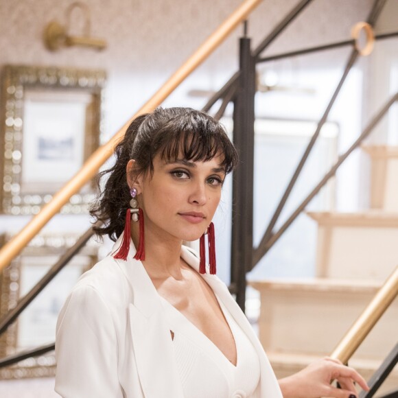 Débora Nascimento está longe das novelas desde o fim de 'Verão 90'