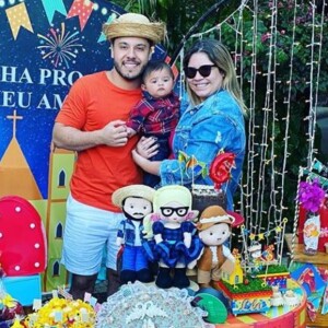 Marília Mendonça e Murilo Huff comemoraram 6 meses do filho, Léo, nesta terça-feira, 16 de junho de 2020
