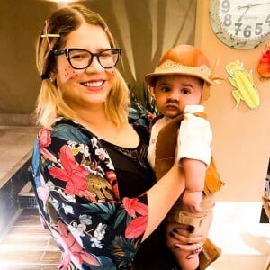 Léo, de 6 meses, se vestiu de caipira junto com a mãe, Mendonça Mendonça