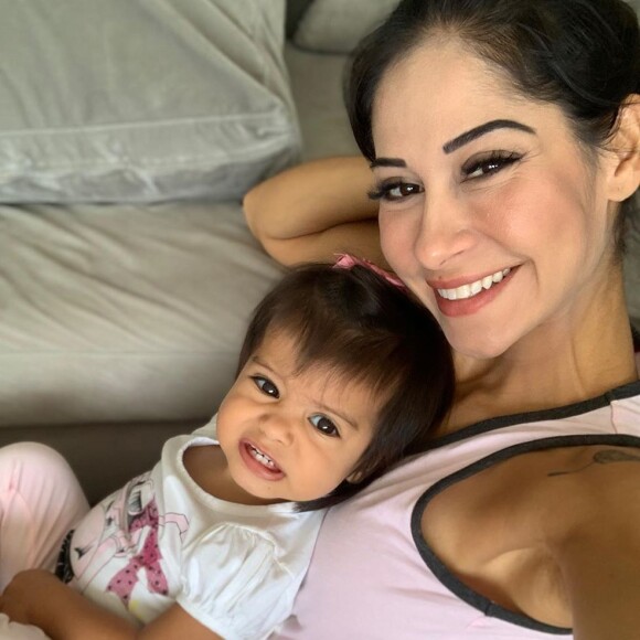 Mayra Cardi mora com a filha, Sophia, de 1 ano