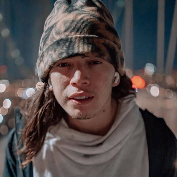 Whindersson Nunes diverte internautas com comentário: 'Muito bonita a vista aí, né? Bem arborizado'