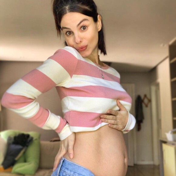 Sthefany Brito tem compartilhado as novidades da gravidez nas redes sociais