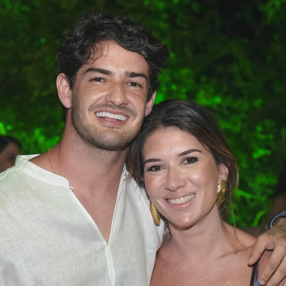 Rebeca Abravanel e Pato completam 1º aniversário de casamento nesta segunda-feira, dia 29 de junho de 2020