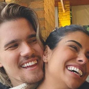 Munik Nunes mudou o visual e o namorado, Caio César, elogiou: 'Perfeita!'