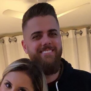 Mulher de Zé Neto, Natália Toscano revelou que cantor não tem mais sintomas da covid-19