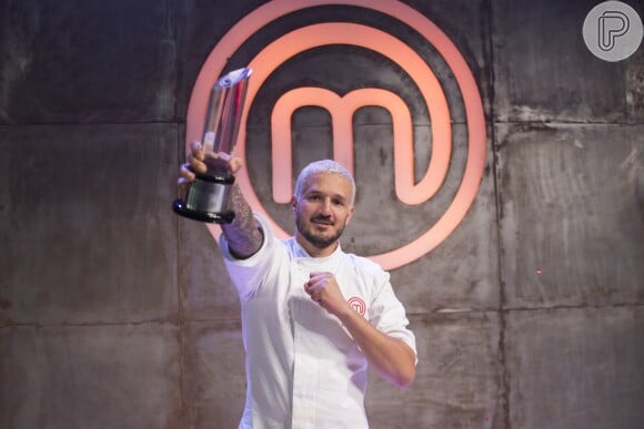 Rodrigo Massoni foi campeão da 6ª temporada do 'MasterChef Brasil'