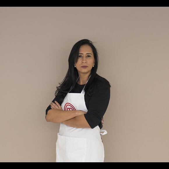 Claudia, de 38 anos, é baiana e já cozinhava para os seus 10 irmãos desde pequena, além de ajudar os pais na roça. A participante ficou entre os finalistas do 1º programa da edição