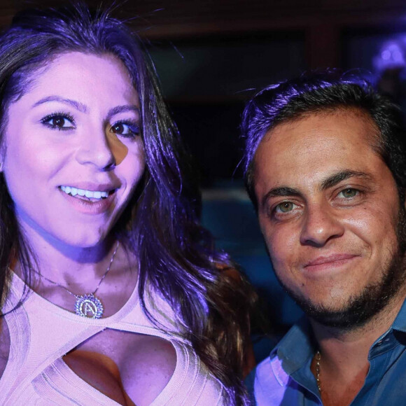 Thammy Miranda, Andressa Ferreira e o filho, Bento, usaram pijamas personalizados e encataram a web