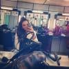 Bruna Marquezine mostra por que não acompanhou o namorado, Neymar, na noitada de quinta-feira (28) em uma boate em São Paulo; a atriz publicou uma foto em seu Instagram, se preparando para as gravações de 'Salve Jorge', em 1º de março de 2013