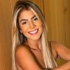 Hariany Almeida tem aparência criticada ao aparecer em live sem maquiagem