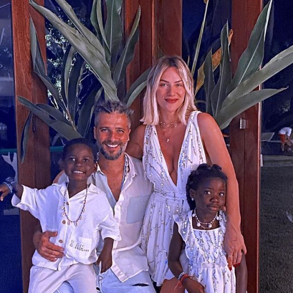 Giovanna Ewbank e Bruno Gagliasso são pais de Títi, Bless e Zyan