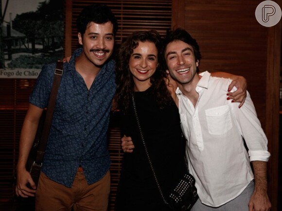 A diretora Maria de Medicis se divertiu com os atores Arlindo Lopes e Rodrigo Pandolfo no encerramento de 'Geração Brasil'