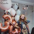 Larissa Manoela apostou em camisola fofa  Marina&amp;Gabriella para festa pelos 34 milhões no Youtube 