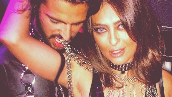 Juliana Paes e Thaila Ayala usam fantasias sexy em festa Halloween em Nova York