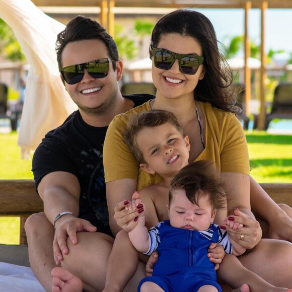 Paula Aires e Matheus Aleixo são pais de Davi, de 5 anos, e João Pedro, de 1