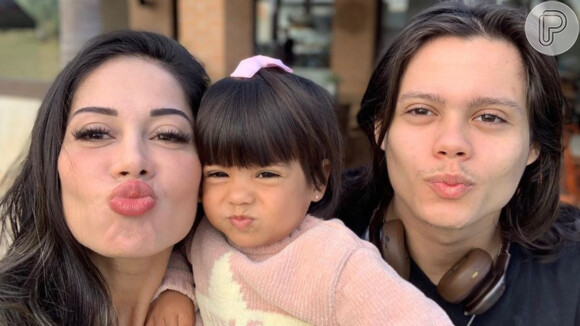 Mayra Cardi reuniu os filhos, Lucas e Sofia, e citou o ex-marido Arthur Aguiar em post do Dia dos Pais: 'Obrigada pelas nossas vidas'