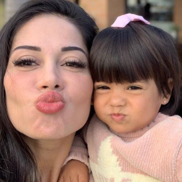 Mayra Cardi reuniu os filhos, Lucas e Sofia, e citou o ex-marido Arthur Aguiar em post do Dia dos Pais: 'Obrigada pelas nossas vidas'