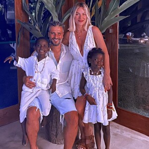 Bruno Gagliasso e Giovanna Ewbank são pais de Títi, de 7 anos, e Bless, de 5