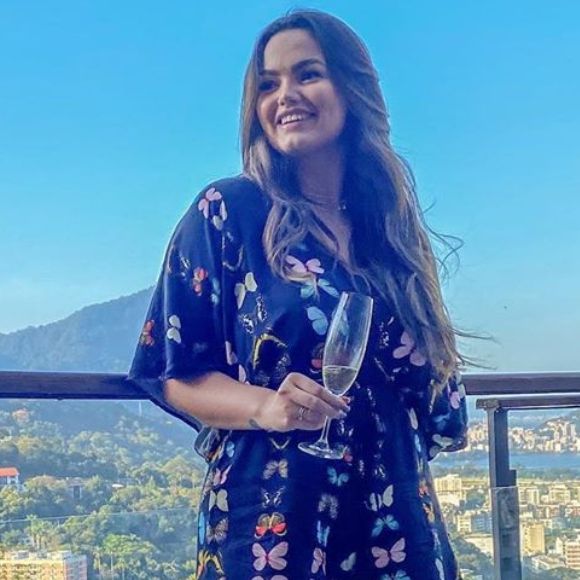 Beleza da filha de Kelly Key chama atenção na web