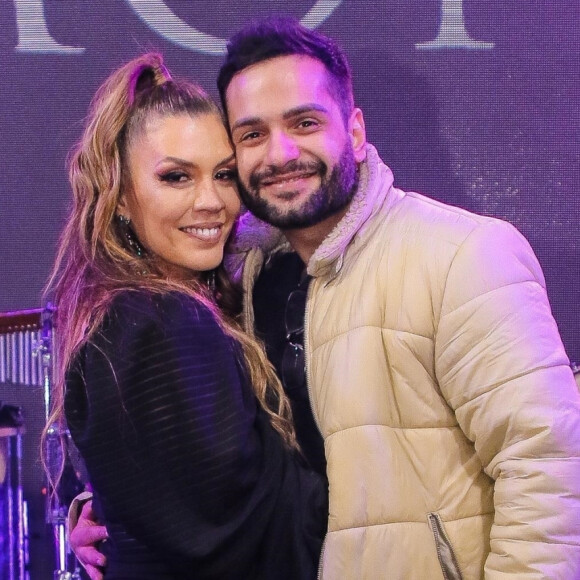 Simony assumiu namoro com o sertanejo Felipe Rodriguez em julho de 2020