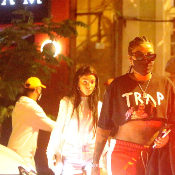 Ludmilla passeia em restaurante com mulher, Brunna Gonçalves