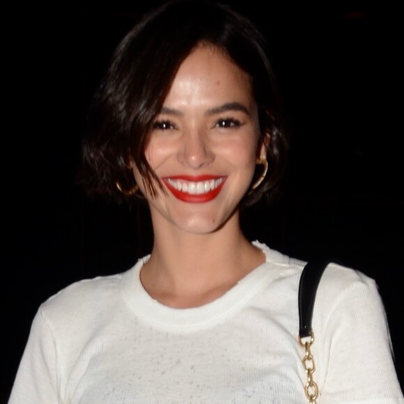 Bruna Marquezine estrou como diretora criativa de moda e assinou coleção pela Colcci