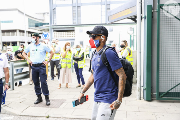 Neymar está de férias após fim da Champions League