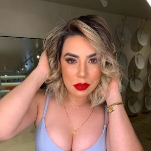 Naiara Azevedo deixa cabelo loiro. Veja resultado!